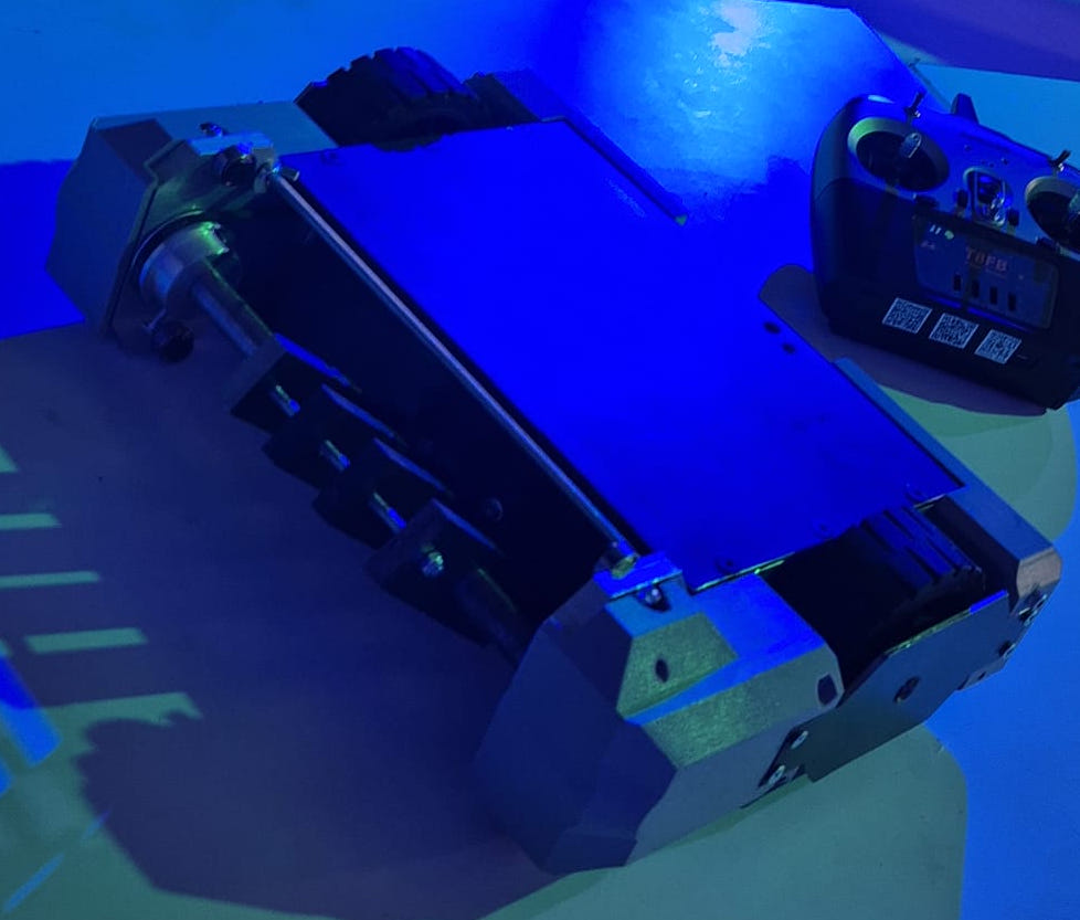 Temsili dövüş robotu tasarımı